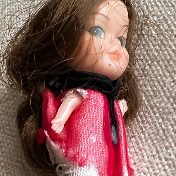 Liddle Kiddle ERA vintage mini doll L.K.? L.8.? Little Red Riding Hood ? 60s 70s - Picture 13 of 14